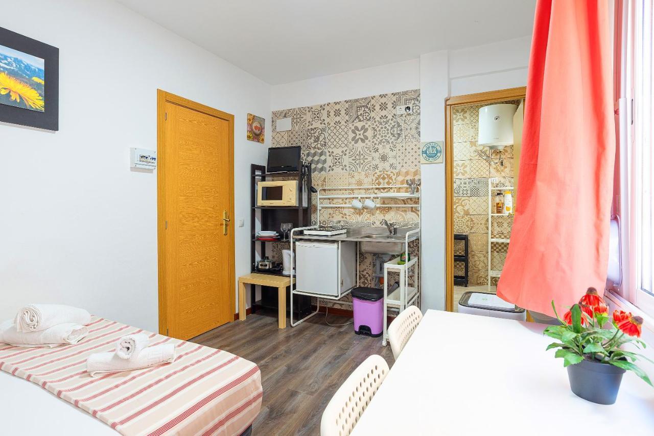 Rooms Young People Only, Soho Citycenter 말라가 외부 사진
