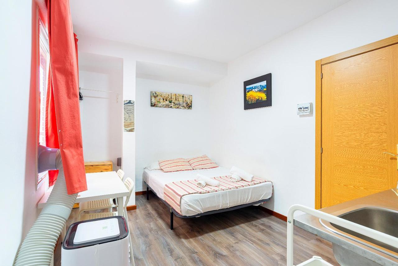 Rooms Young People Only, Soho Citycenter 말라가 외부 사진